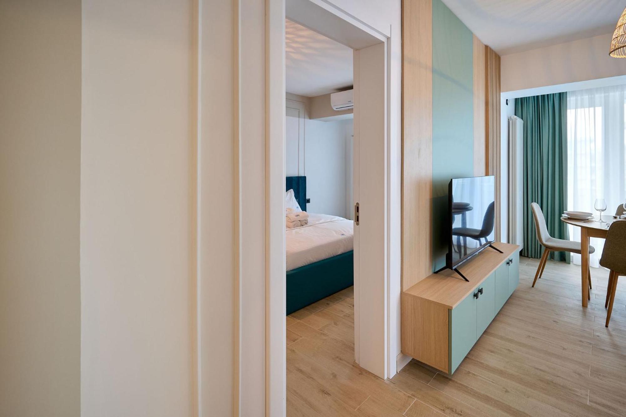 Summer Residence Apartment In Infinity Beach Resort - Parking Mamaia Exterior photo