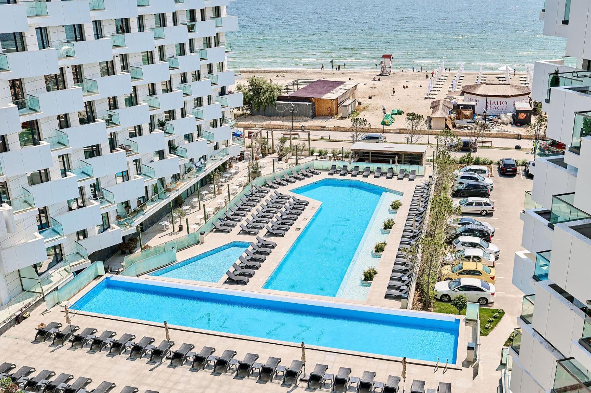 Summer Residence Apartment In Infinity Beach Resort - Parking Mamaia Exterior photo